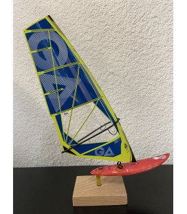 MINIATURE VOILE GAASTRA BLEU ET VERT +PLANCHE TABOU ROUGE